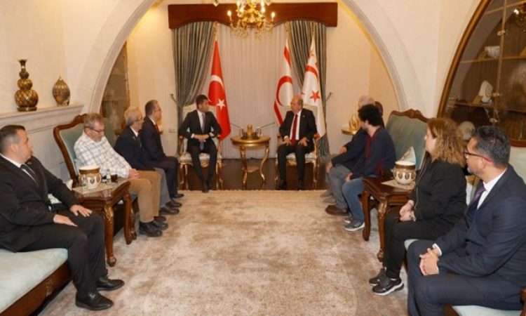 Cumhurbaşkanı Ersin Tatar, Ordu Gülyalı Belediye Başkanı Ulaş Tepe ve Ordu’dan gelen gazileri kabul etti