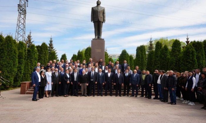 Ulyanovsk şəhərində Heydər Əliyevə həsr olunmuş silsilə tədbirlər təşkil edilib