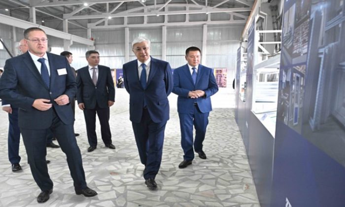 Devlet başkanı Pavlodar’daki ZENITH işletmesini ziyaret etti