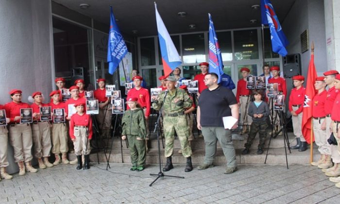 В День памяти детей-жертв войны на Донбассе «Единая Россия» провела памятные акции по всей стране